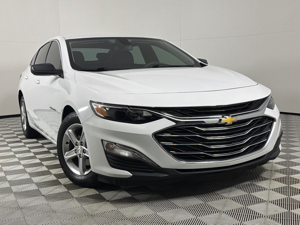 2022 Chevrolet Malibu Image 2