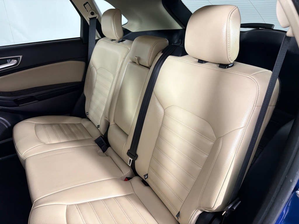2021 Ford Edge Image 21