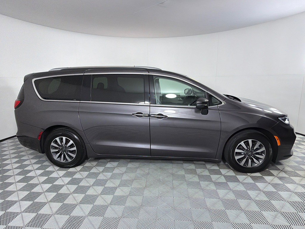 2021 Chrysler Pacifica Image 4