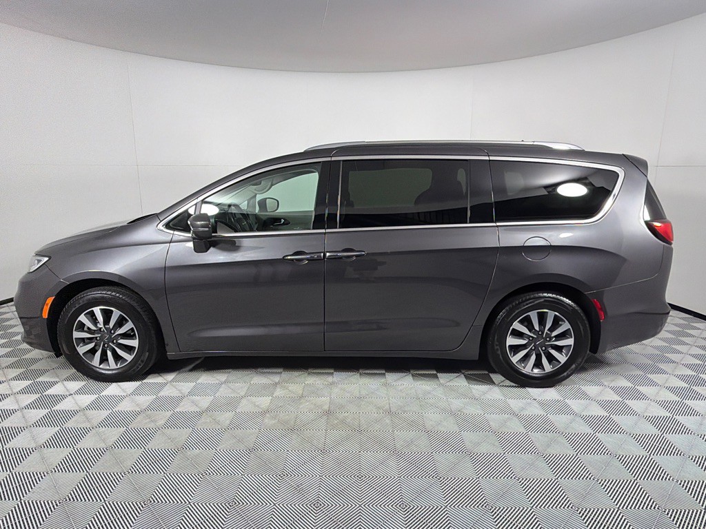 2021 Chrysler Pacifica Image 8
