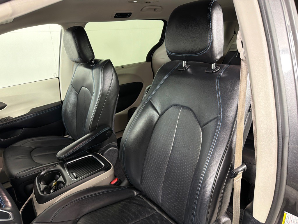 2021 Chrysler Pacifica Image 13