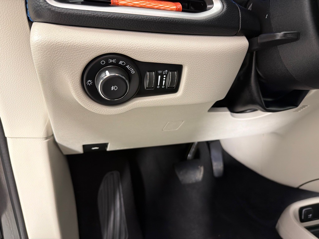 2021 Chrysler Pacifica Image 14