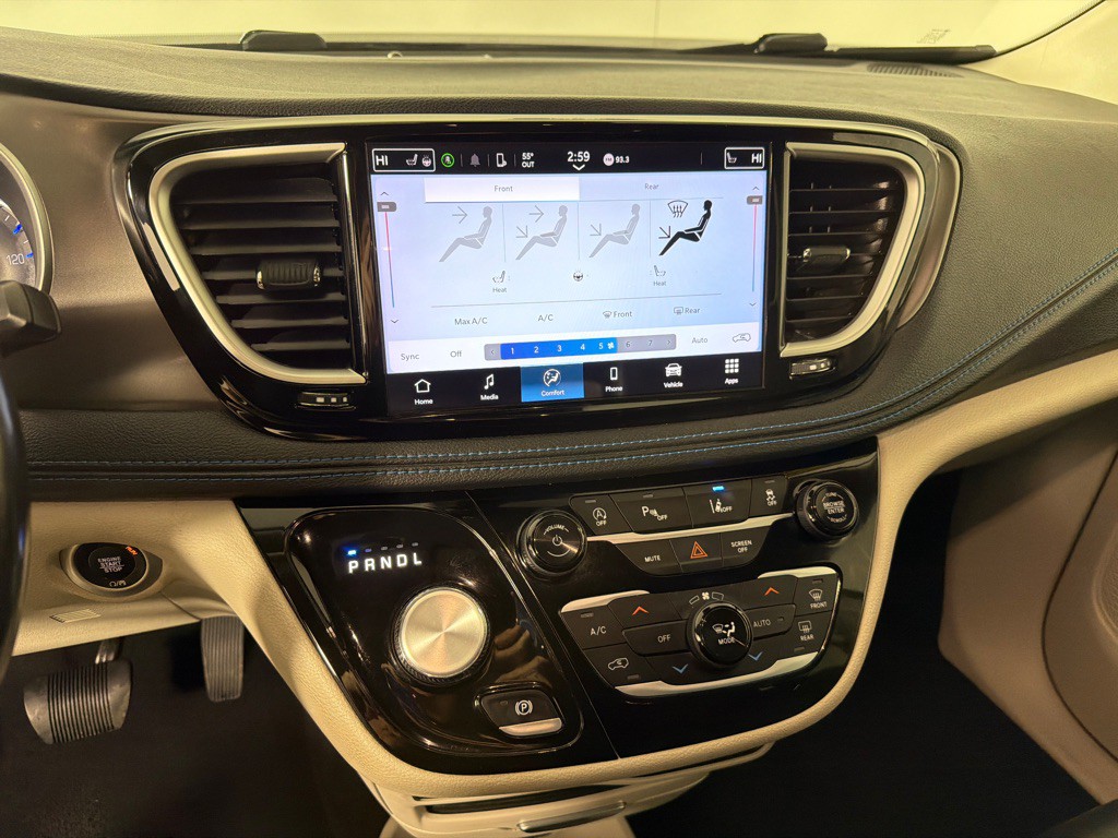 2021 Chrysler Pacifica Image 16