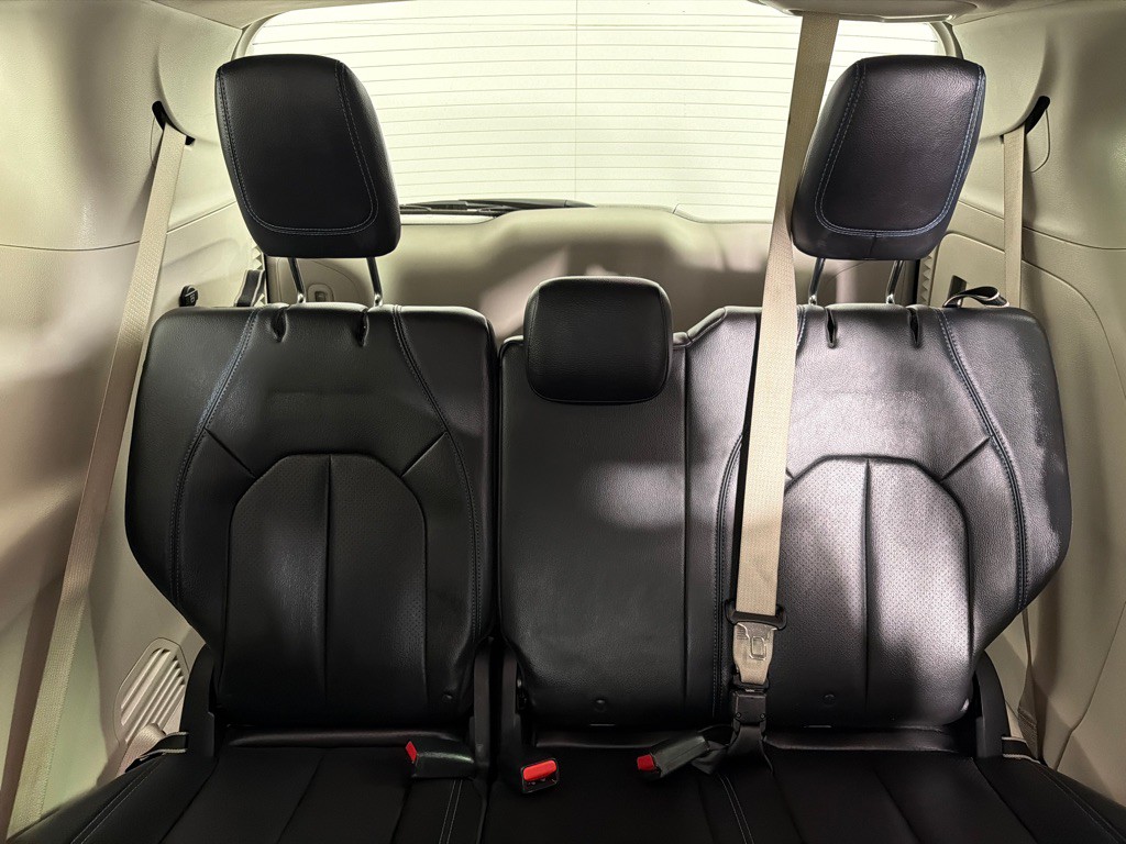 2021 Chrysler Pacifica Image 21