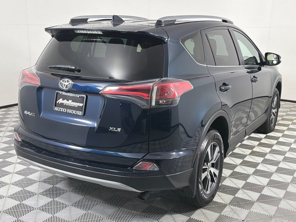 2017 Toyota Rav4 Image 5