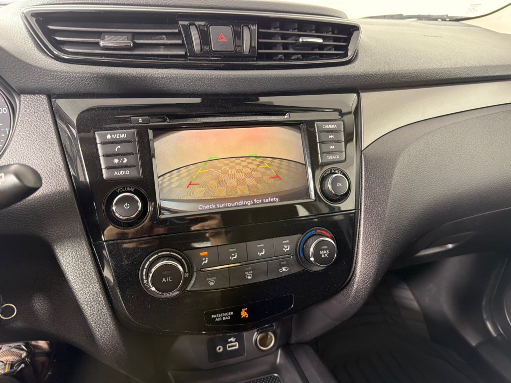 2021 Nissan Rogue Image 16