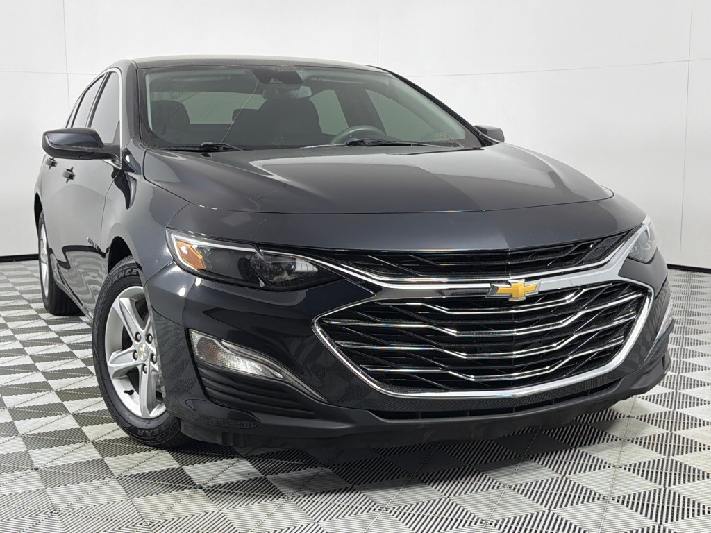 2023 Chevrolet Malibu Image 2