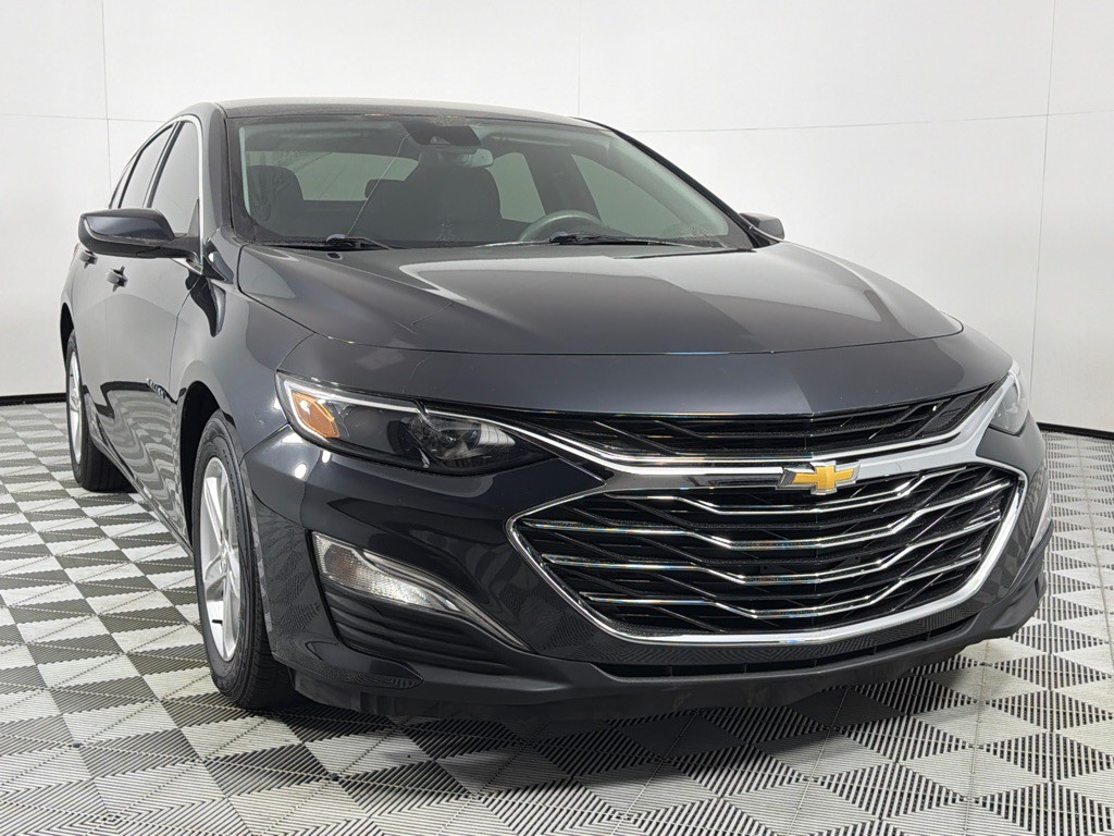 2023 Chevrolet Malibu Image 3