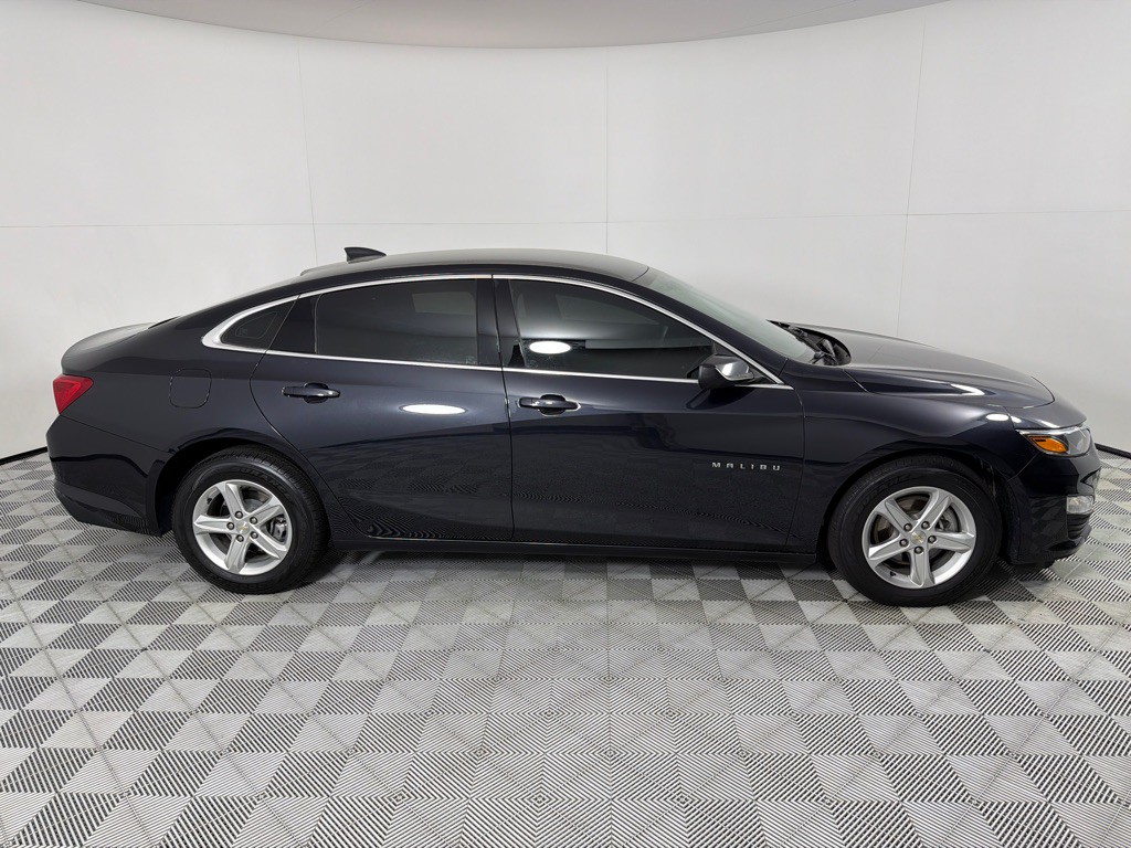 2023 Chevrolet Malibu Image 4