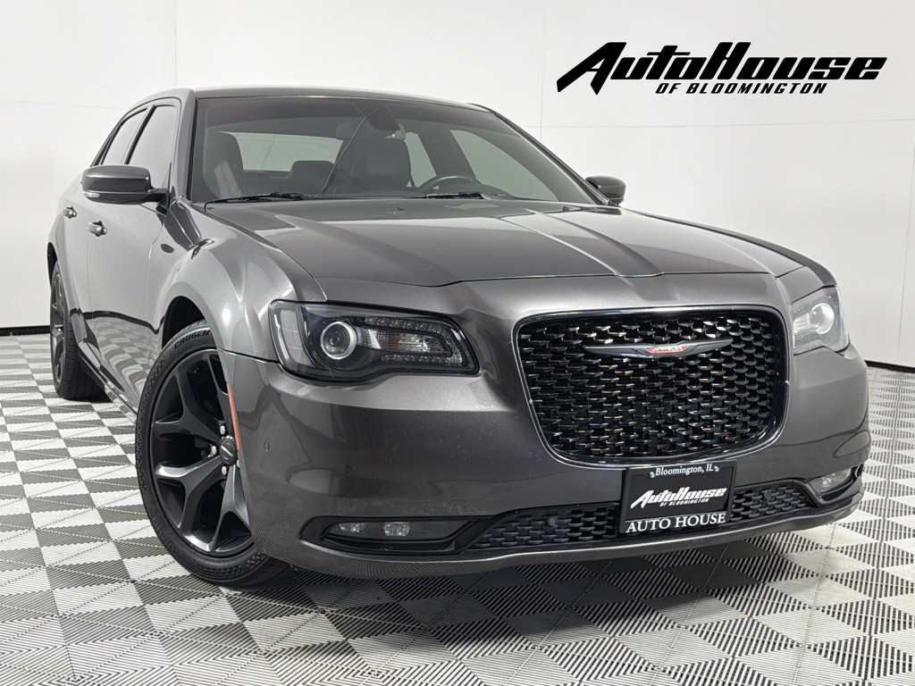 2021 Chrysler 300 Image 1