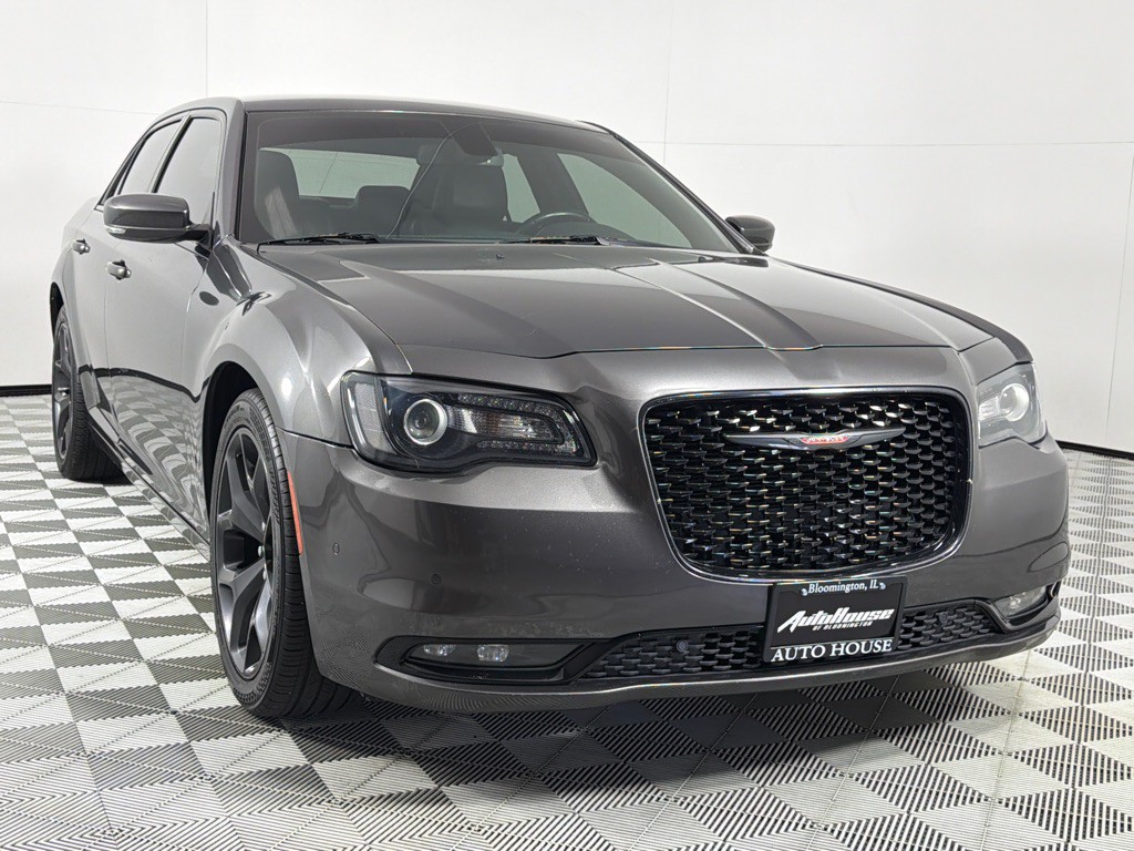 2021 Chrysler 300 Image 3