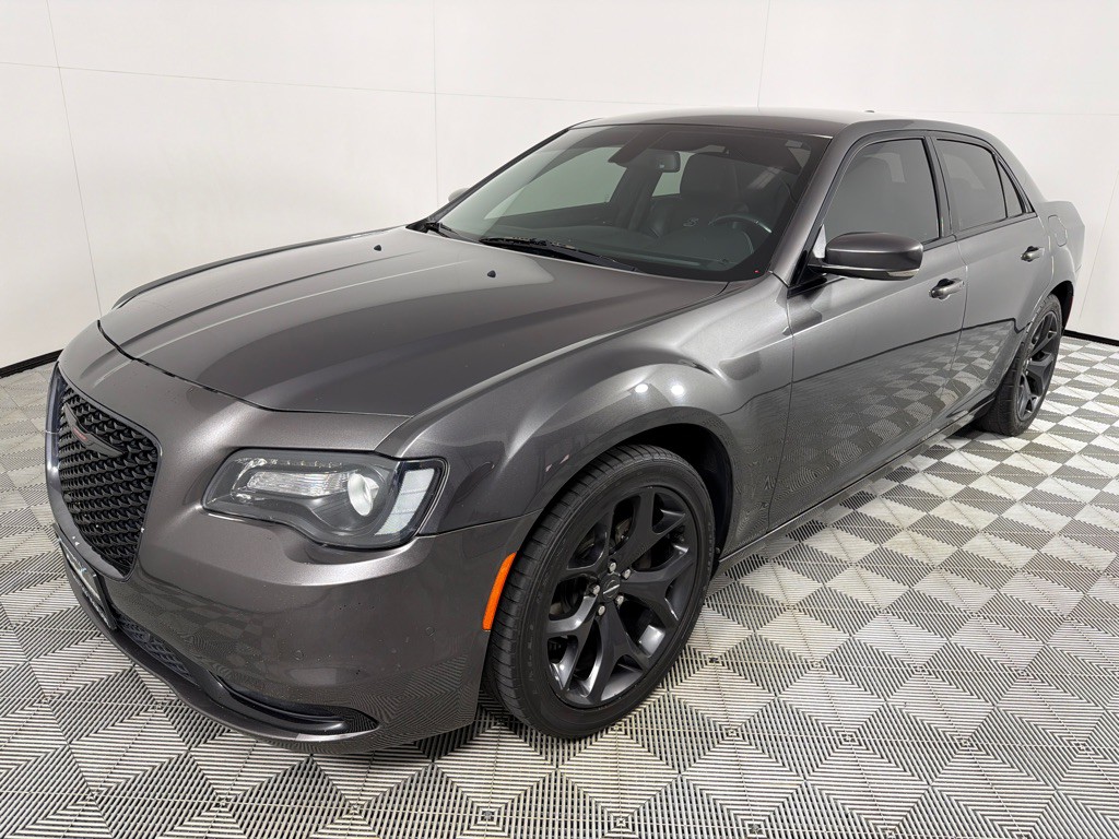 2021 Chrysler 300 Image 8