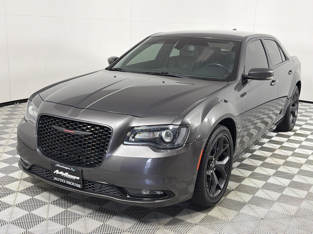2021 Chrysler 300 Image 9