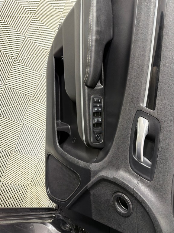 2021 Chrysler 300 Image 10