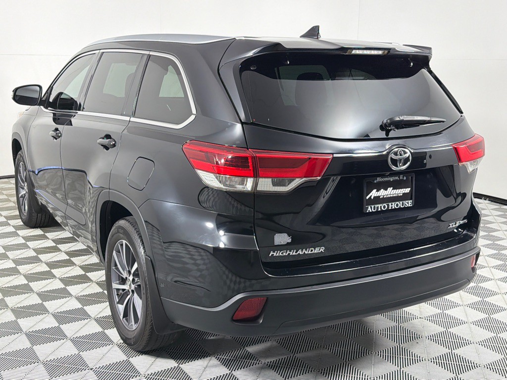 2017 Toyota Highlander Image 7