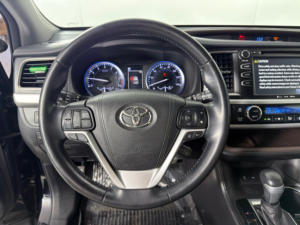 2017 Toyota Highlander Image 16