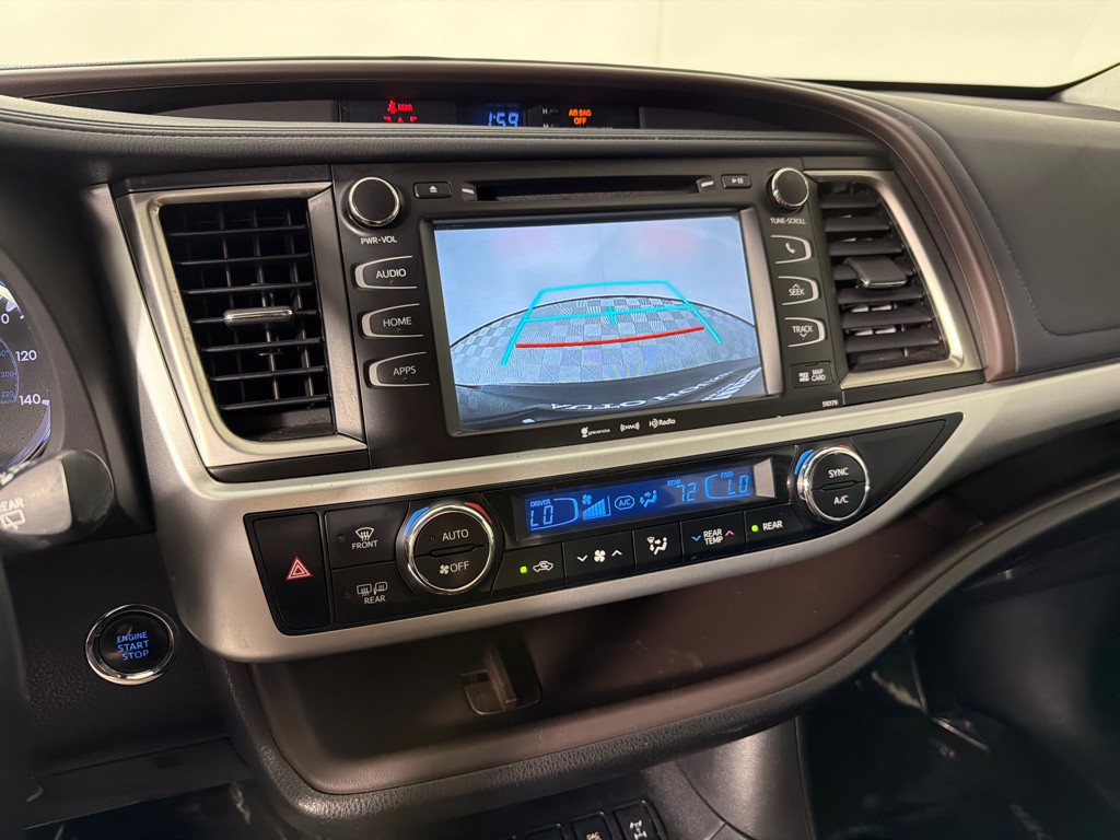 2017 Toyota Highlander Image 18