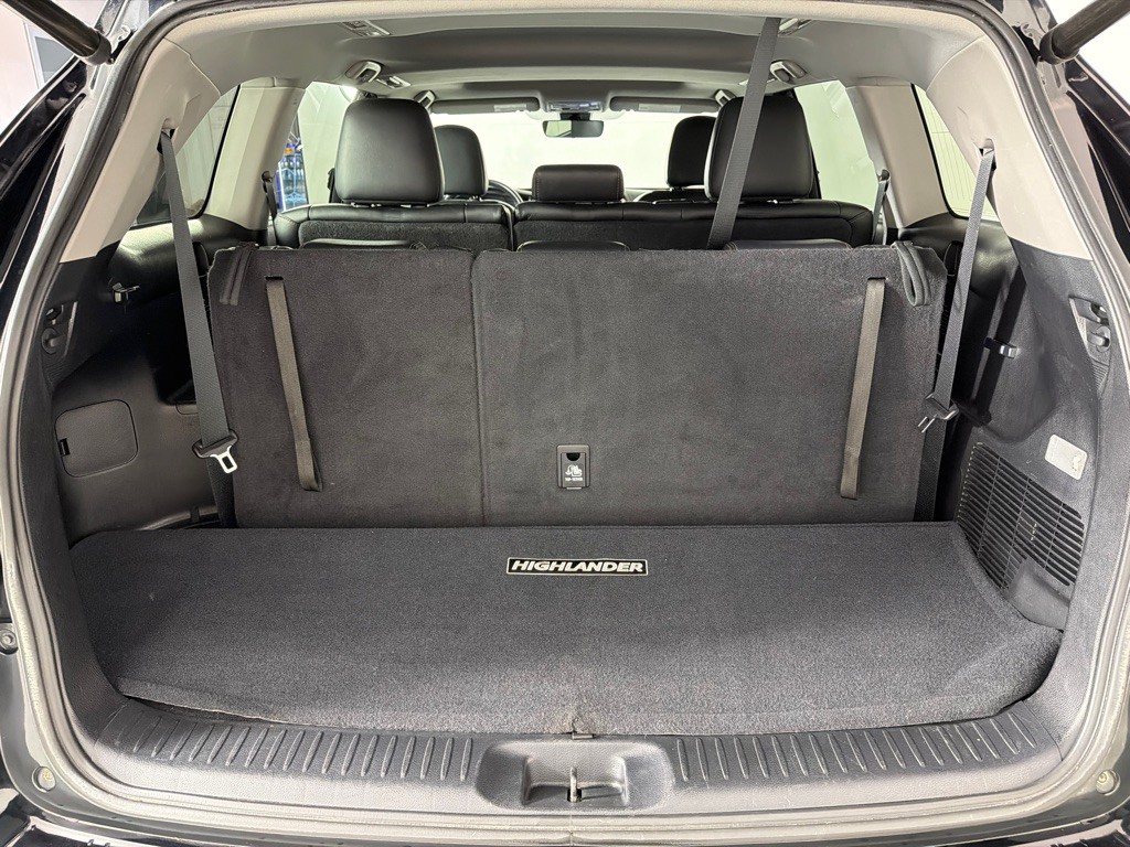 2017 Toyota Highlander Image 22