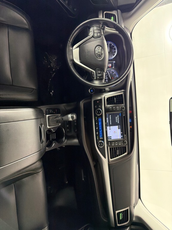 2017 Toyota Highlander Image 27