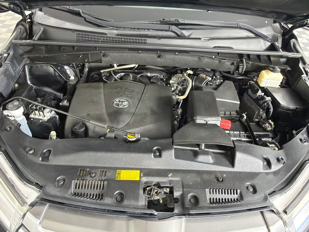2017 Toyota Highlander Image 28
