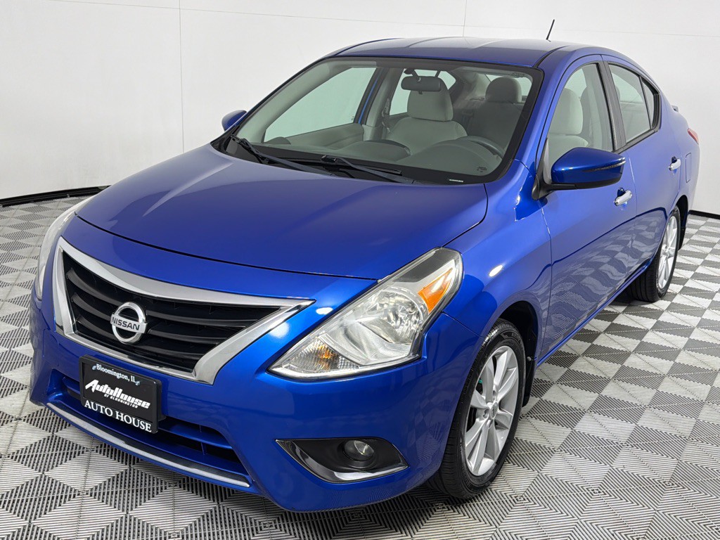 2015 Nissan Versa Image 10