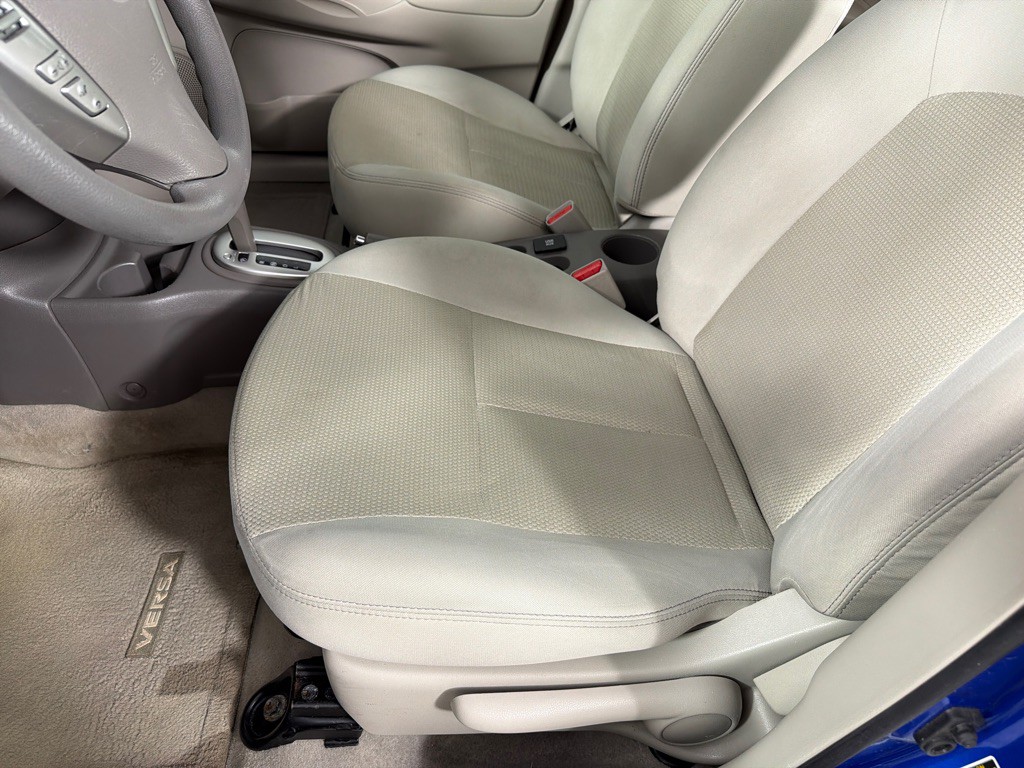 2015 Nissan Versa Image 12