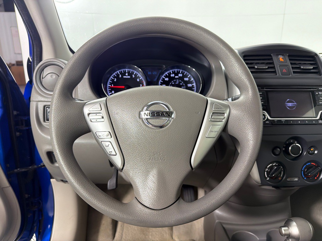 2015 Nissan Versa Image 15