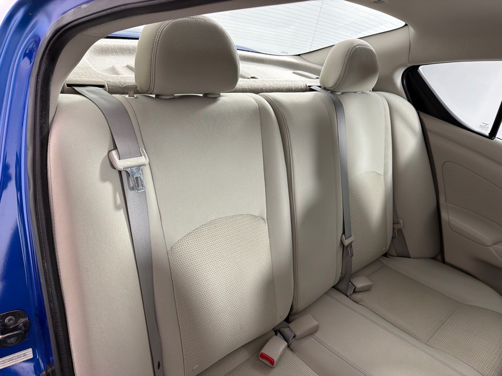 2015 Nissan Versa Image 21