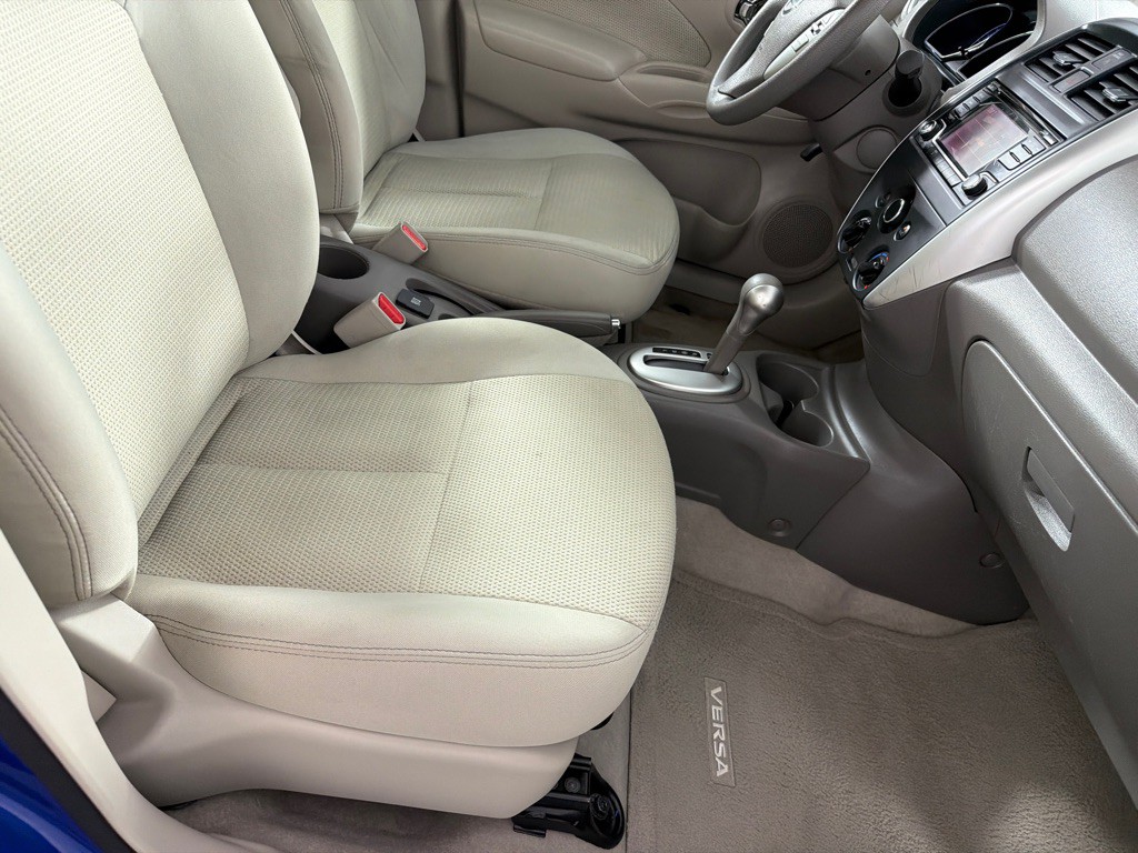 2015 Nissan Versa Image 22