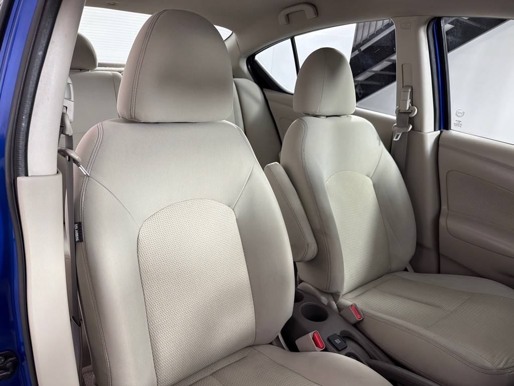2015 Nissan Versa Image 23