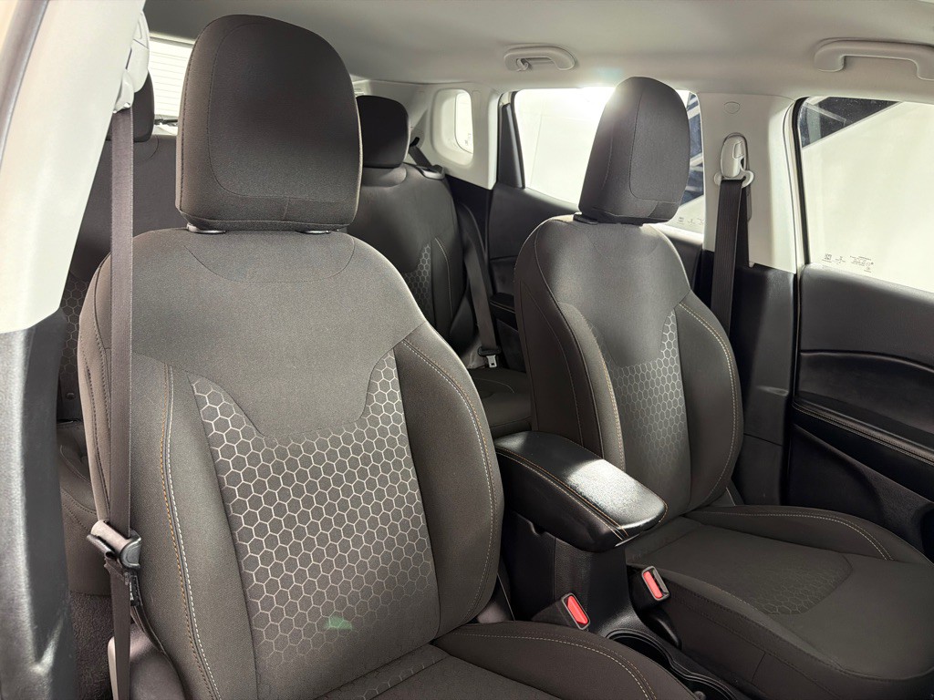 2021 Jeep Compass Image 25