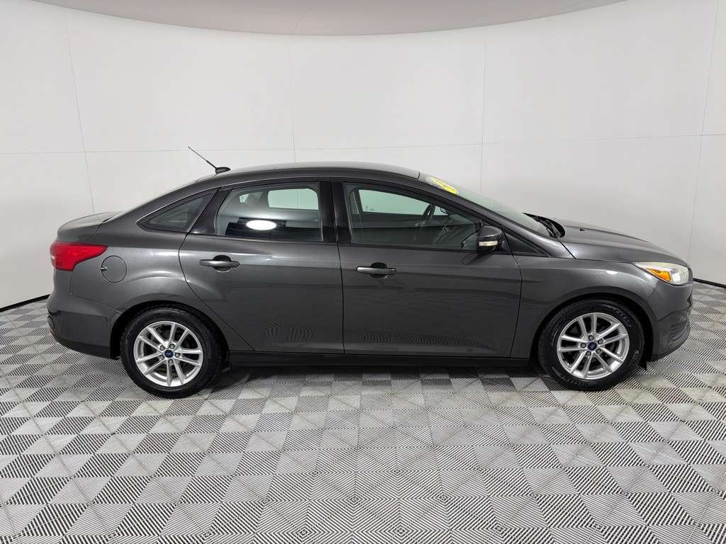 2016 Ford Focus Image 4