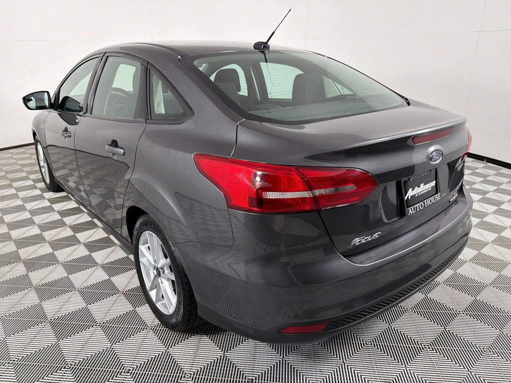 2016 Ford Focus Image 8