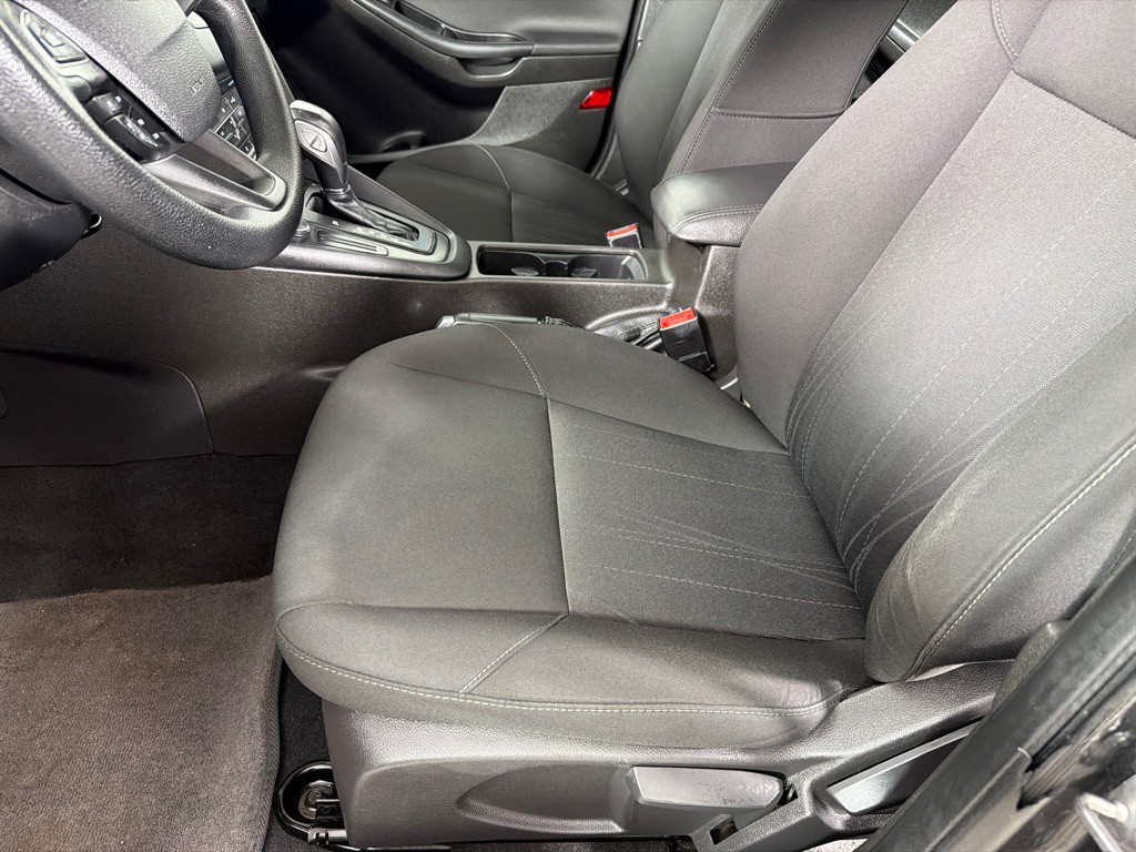 2016 Ford Focus Image 10