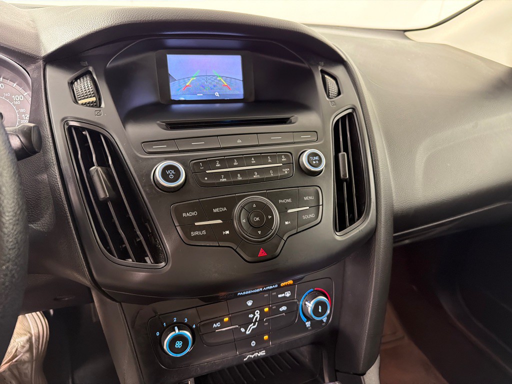 2016 Ford Focus Image 15