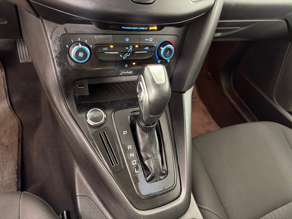 2016 Ford Focus Image 16