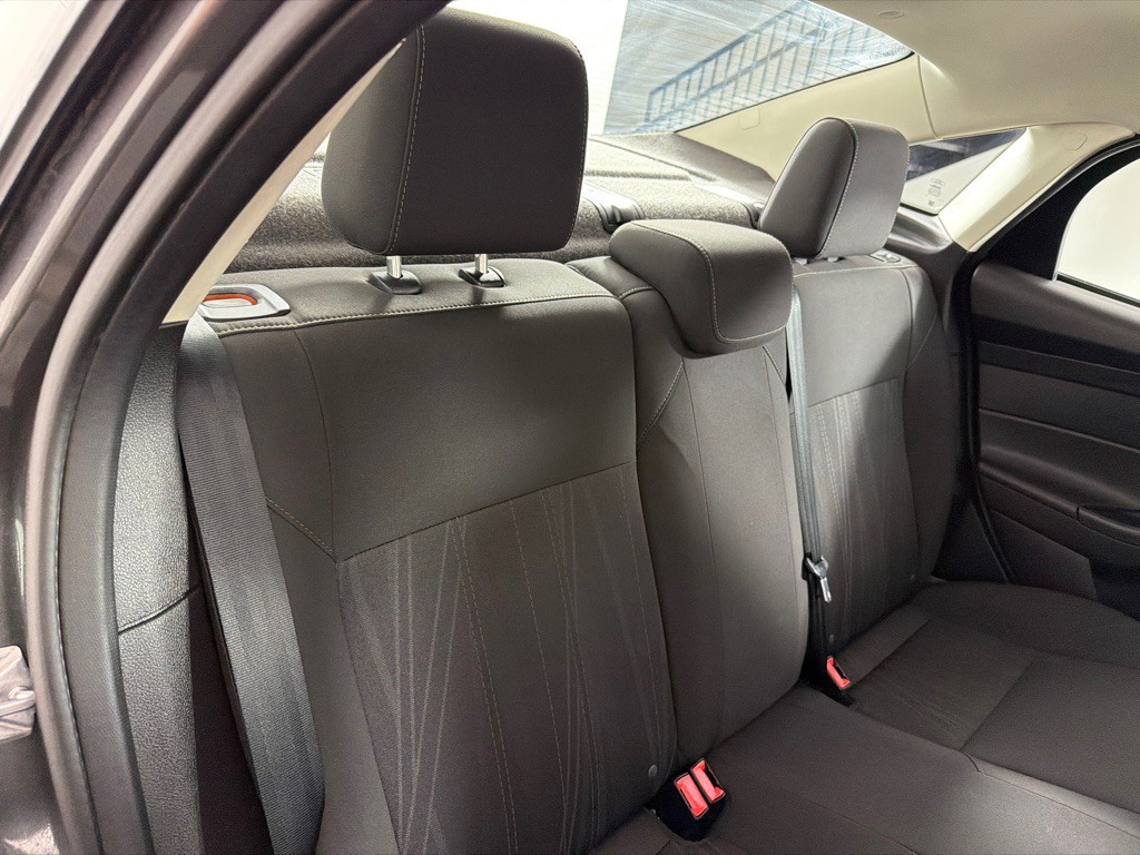 2016 Ford Focus Image 20
