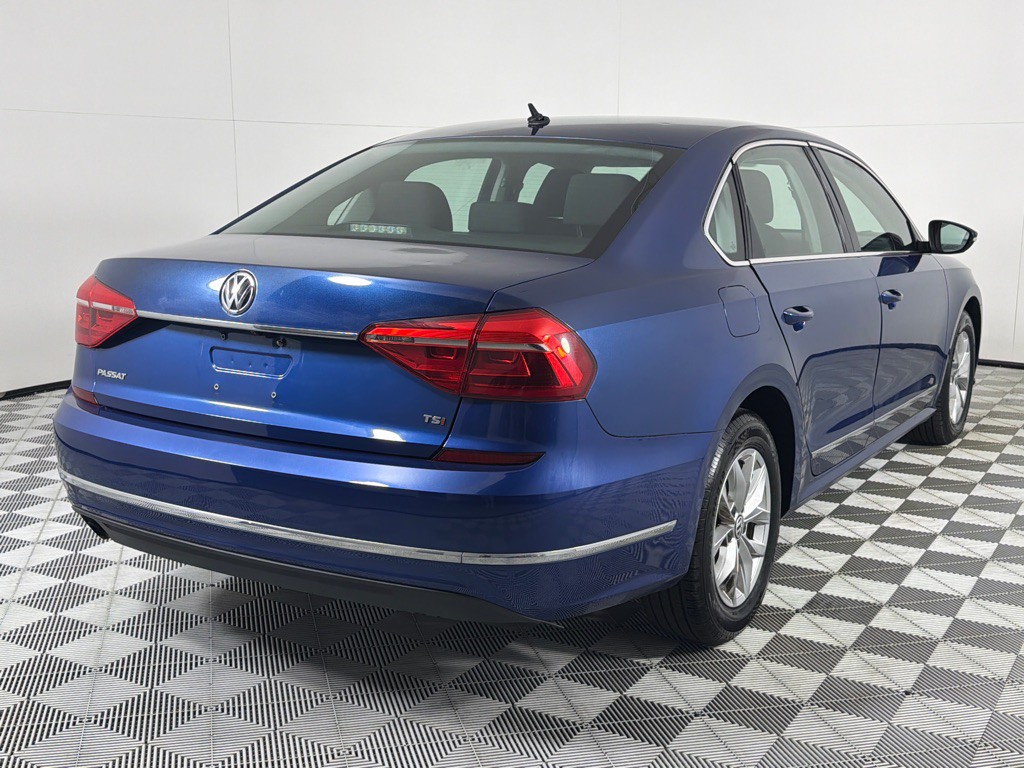 2016 Volkswagen Passat Image 5