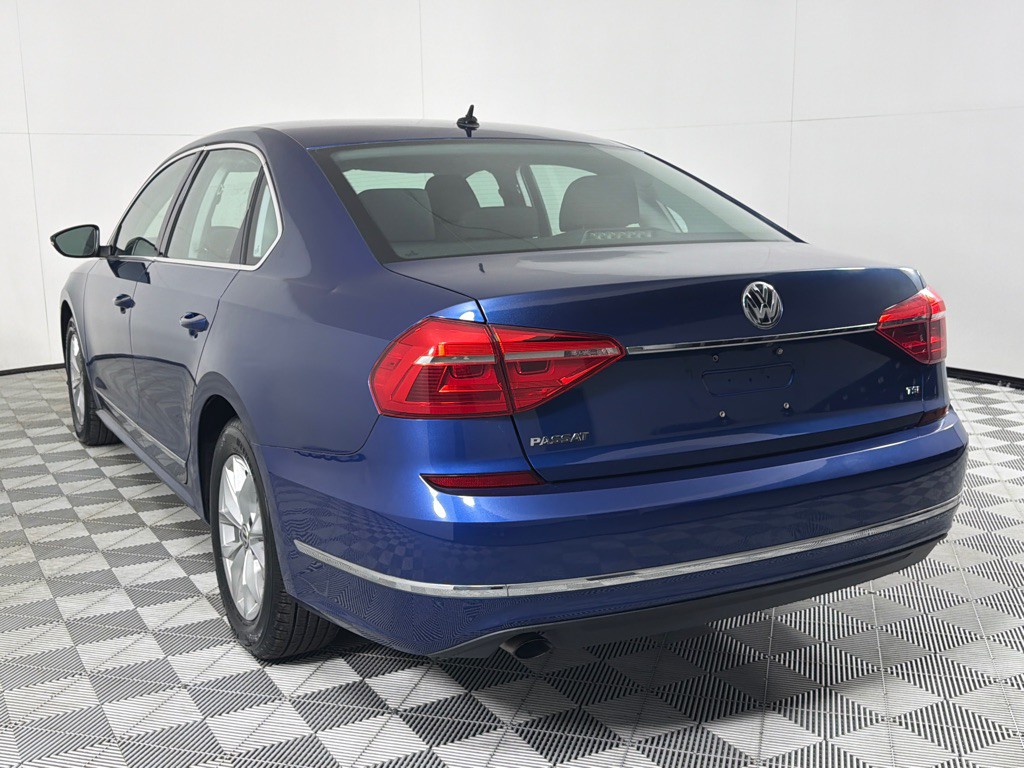 2016 Volkswagen Passat Image 7