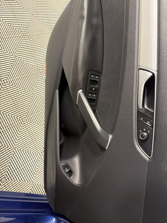 2016 Volkswagen Passat Image 10