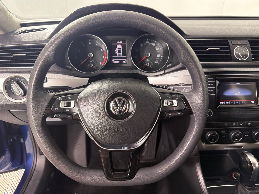 2016 Volkswagen Passat Image 14