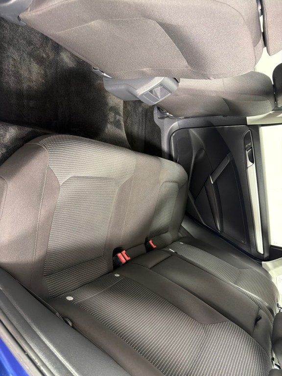 2016 Volkswagen Passat Image 17