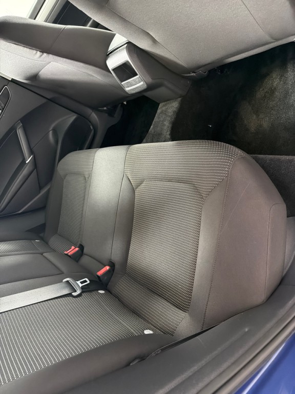 2016 Volkswagen Passat Image 19