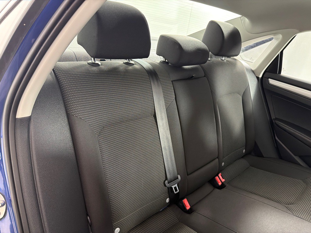 2016 Volkswagen Passat Image 20