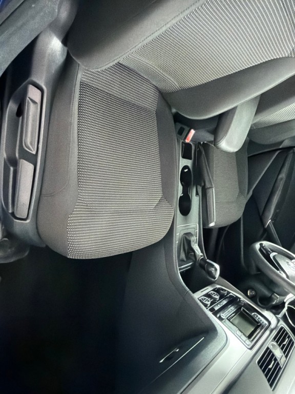 2016 Volkswagen Passat Image 21