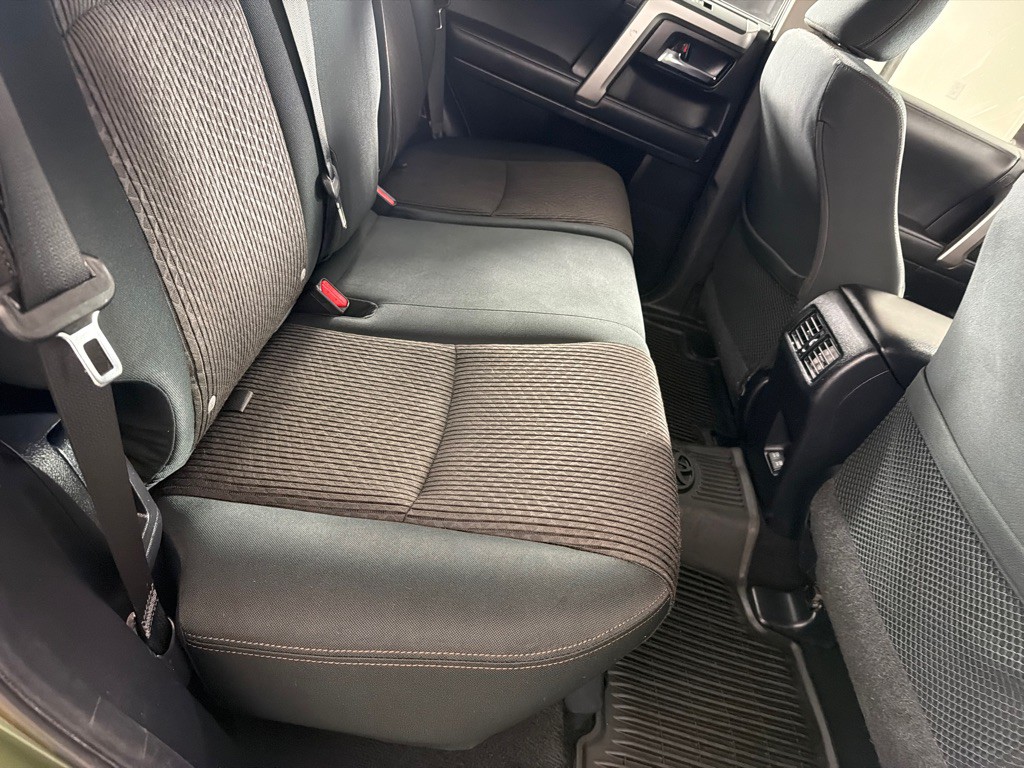 2021 Toyota 4Runner Image 21