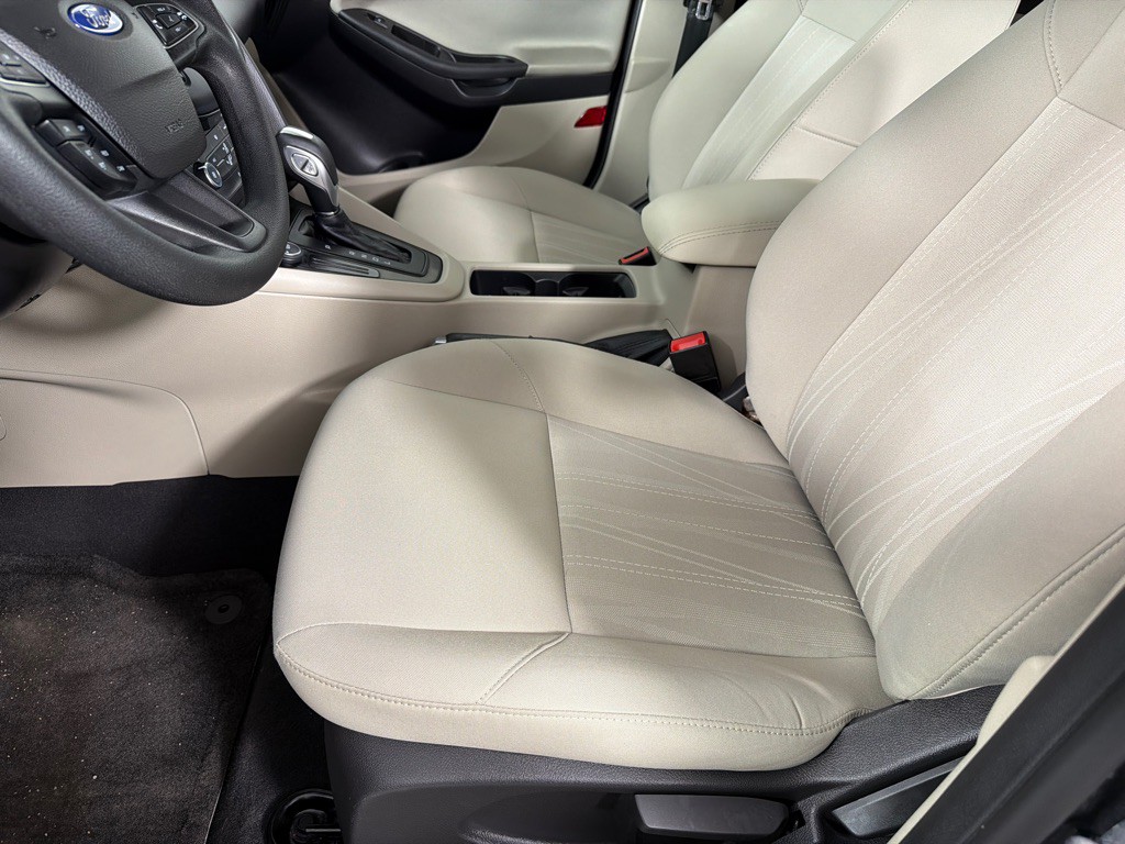 2015 Ford Focus Image 11