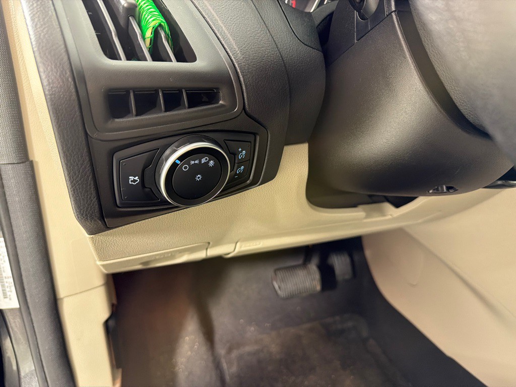 2015 Ford Focus Image 13