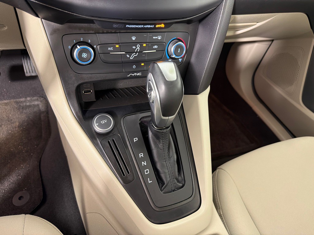 2015 Ford Focus Image 17