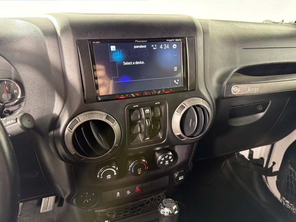 2016 Jeep Wrangler Unlimited Image 15